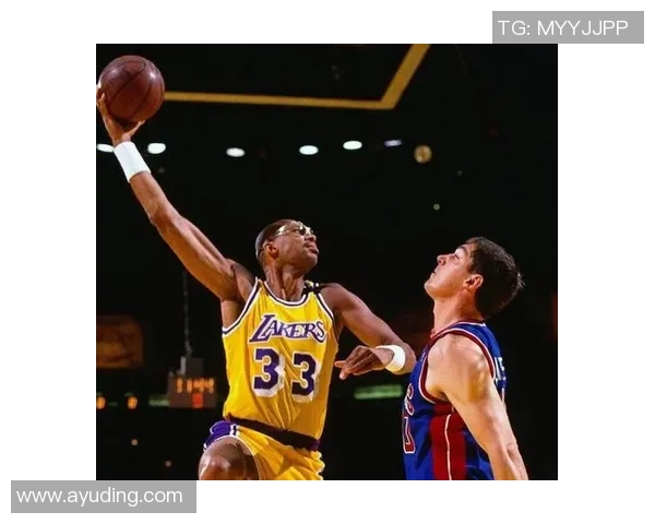 足球巨星贾巴尔的传奇人生与赛场荣耀全景解析